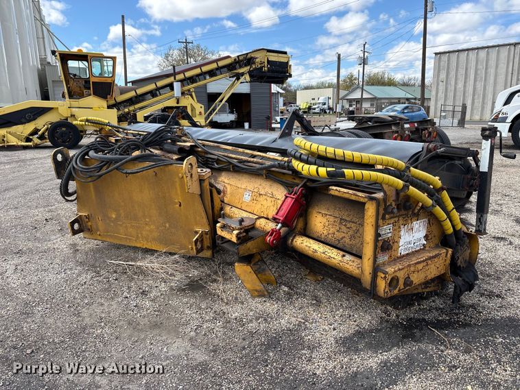 image for item EU8652 M-B Companies broom