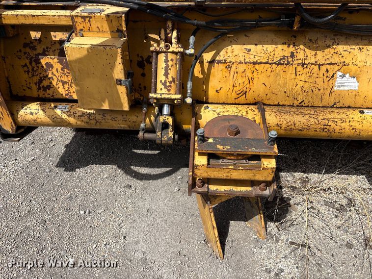 image for item EU8652 M-B Companies broom