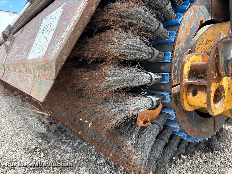 image for item EU8652 M-B Companies broom