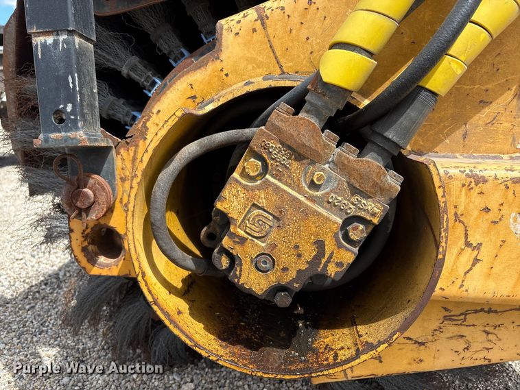 image for item EU8652 M-B Companies broom
