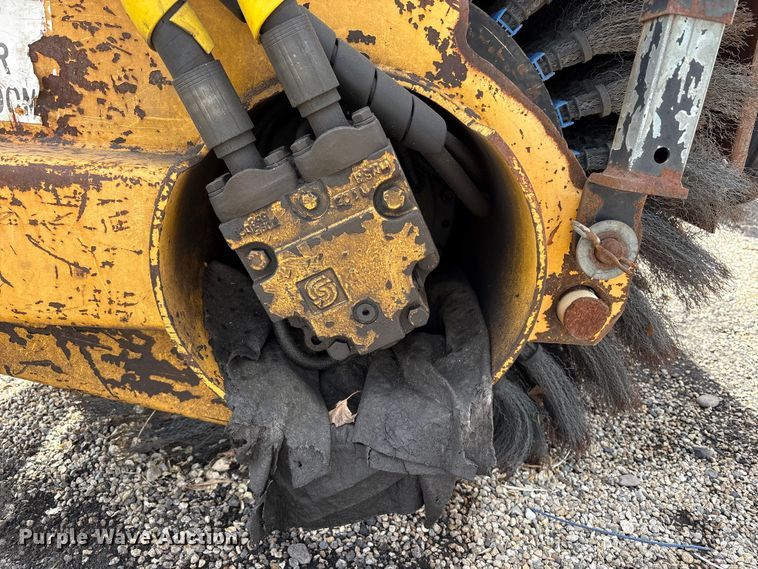 image for item EU8652 M-B Companies broom
