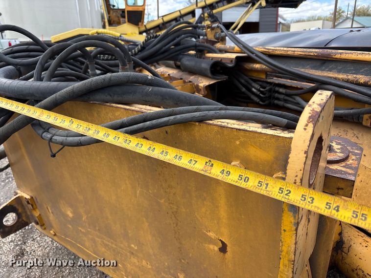 image for item EU8652 M-B Companies broom