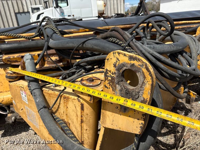 image for item EU8652 M-B Companies broom