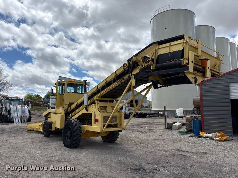 image for item EU8653 1988 Athey 712-D windrow elevator