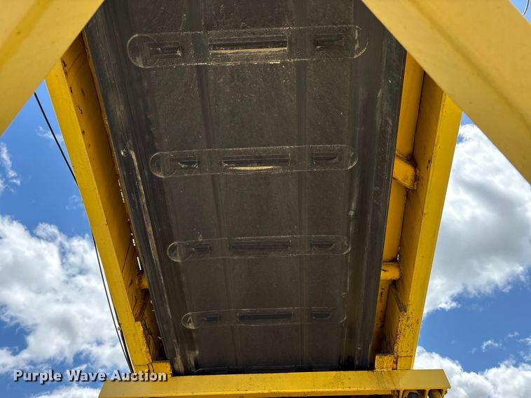 image for item EU8653 1988 Athey 712-D windrow elevator