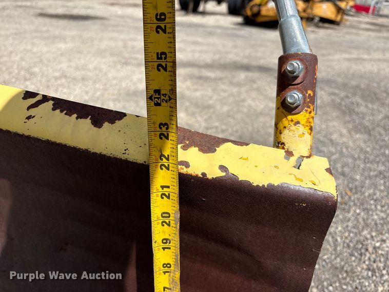 image for item EU8653 1988 Athey 712-D windrow elevator