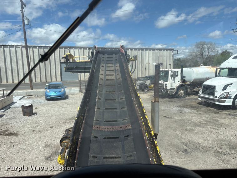 image for item EU8653 1988 Athey 712-D windrow elevator