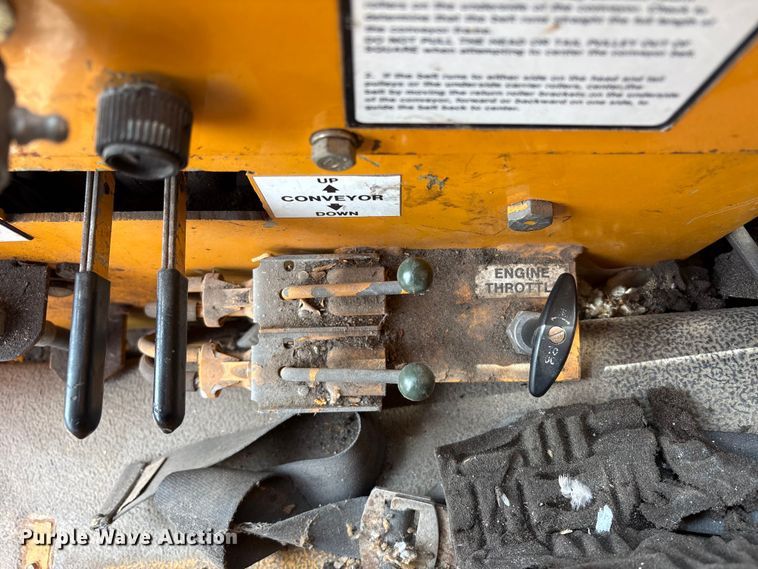 image for item EU8653 1988 Athey 712-D windrow elevator