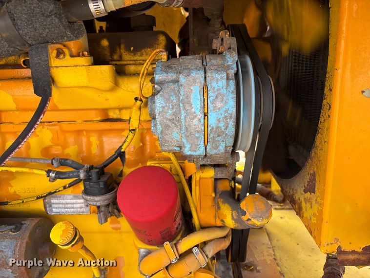 image for item EU8653 1988 Athey 712-D windrow elevator