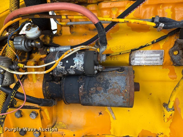 image for item EU8653 1988 Athey 712-D windrow elevator