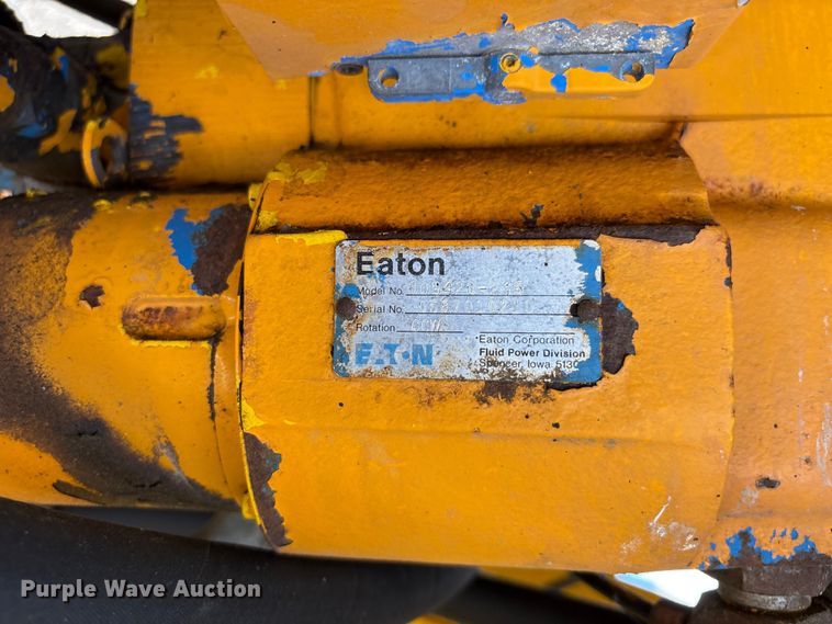 image for item EU8653 1988 Athey 712-D windrow elevator