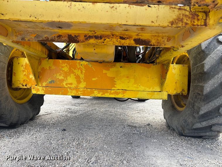 image for item EU8653 1988 Athey 712-D windrow elevator