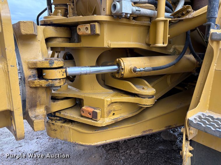 image for item EU8656 2015 Caterpillar 740B articulated haul truck