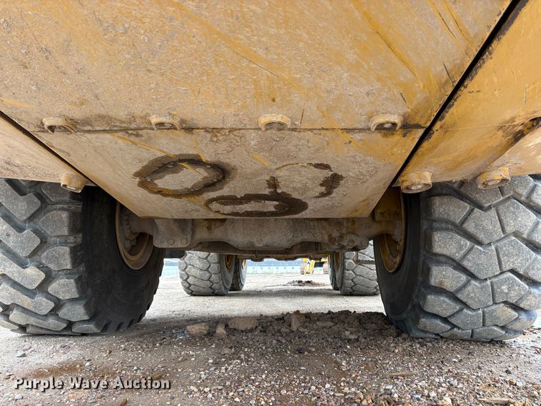 image for item EU8656 2015 Caterpillar 740B articulated haul truck