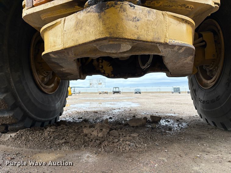 image for item EU8656 2015 Caterpillar 740B articulated haul truck