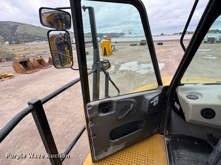 image for item EU8656 2015 Caterpillar 740B articulated haul truck