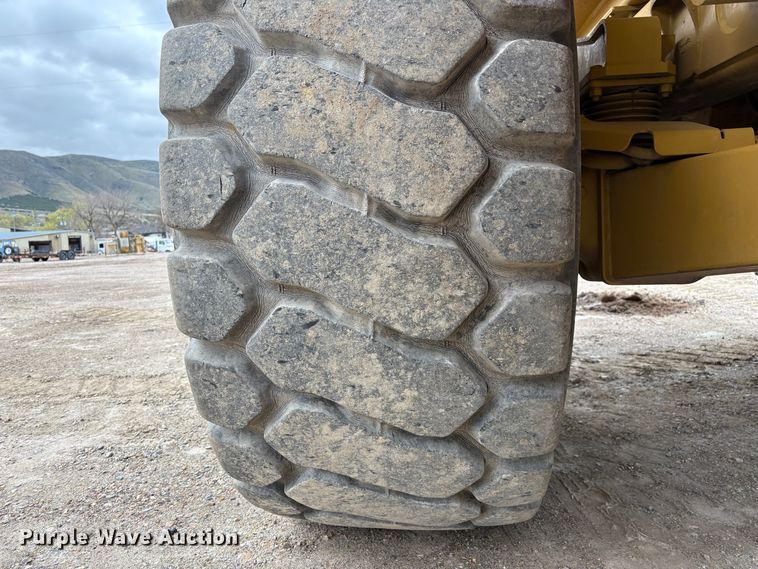 image for item EU8656 2015 Caterpillar 740B articulated haul truck