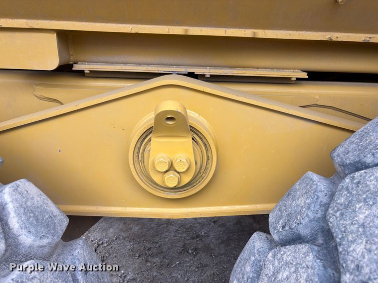 image for item EU8656 2015 Caterpillar 740B articulated haul truck