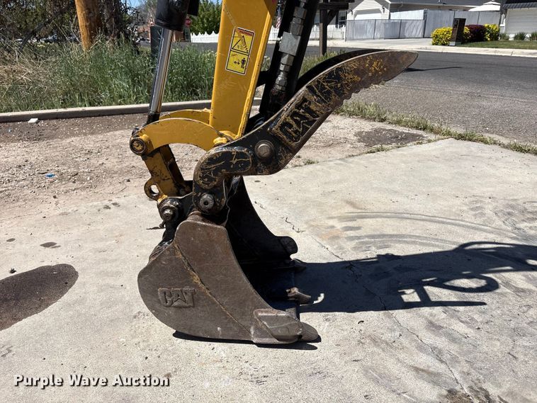 image for item EU8657 2021 Caterpillar 302CR mini excavator