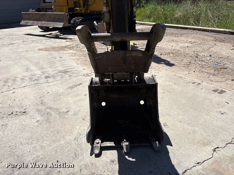 image for item EU8657 2021 Caterpillar 302CR mini excavator