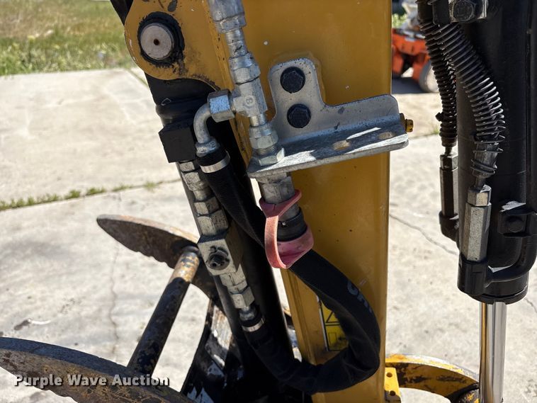 image for item EU8657 2021 Caterpillar 302CR mini excavator