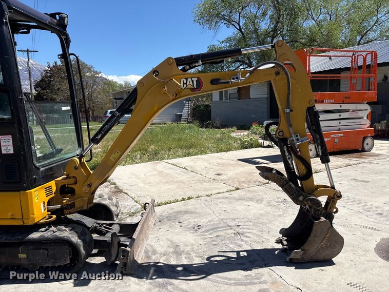image for item EU8657 2021 Caterpillar 302CR mini excavator