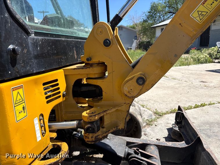 image for item EU8657 2021 Caterpillar 302CR mini excavator
