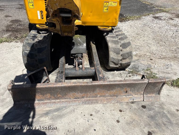 image for item EU8657 2021 Caterpillar 302CR mini excavator