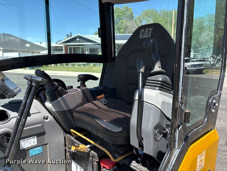 image for item EU8657 2021 Caterpillar 302CR mini excavator