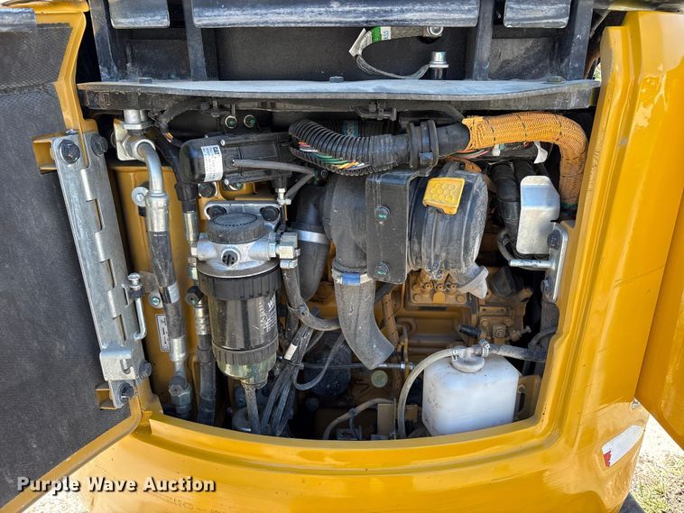 image for item EU8657 2021 Caterpillar 302CR mini excavator