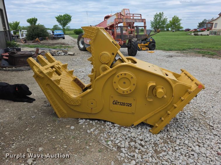 image for item EV2102 Caterpillar hydraulic pulverizer 