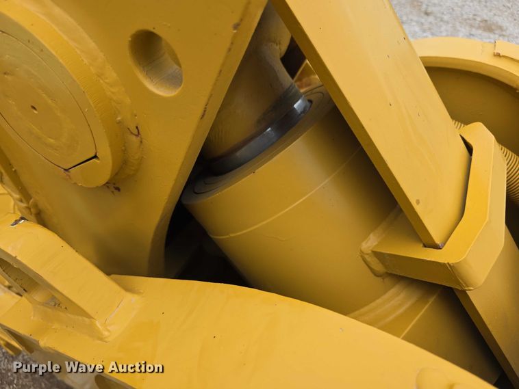 image for item EV2102 Caterpillar hydraulic pulverizer 