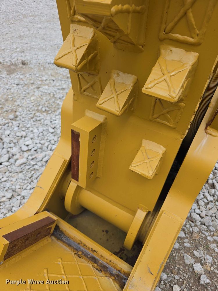 image for item EV2102 Caterpillar hydraulic pulverizer 
