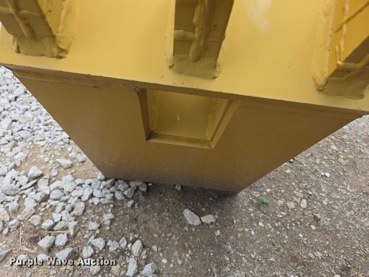 image for item EV2102 Caterpillar hydraulic pulverizer 