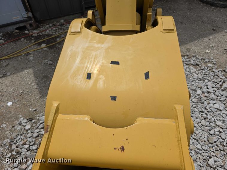 image for item EV2102 Caterpillar hydraulic pulverizer 