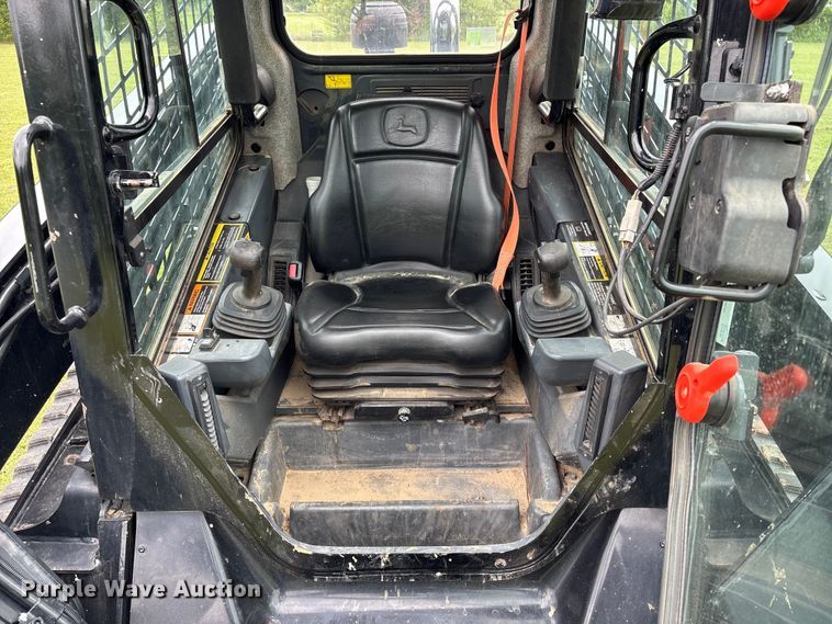 image for item EV2916 2019 John Deere 333G tracked skid steer loader