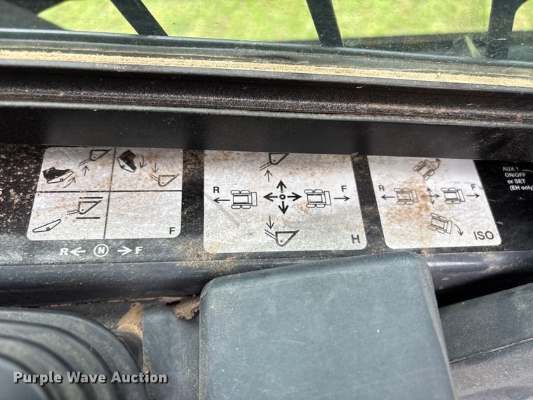 image for item EV2916 2019 John Deere 333G tracked skid steer loader