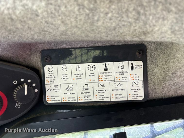 image for item EV2916 2019 John Deere 333G tracked skid steer loader