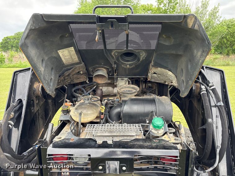 image for item EV2916 2019 John Deere 333G tracked skid steer loader