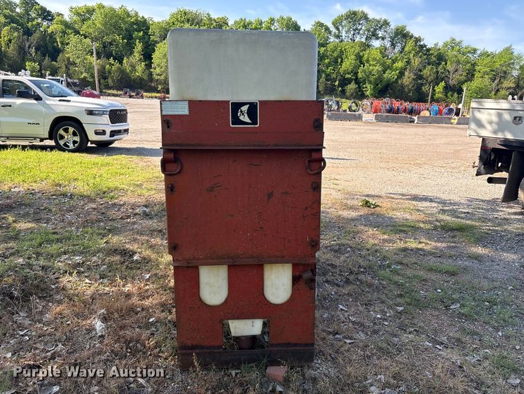 image for item EV2918 Ditch Witch MM9 mud mixer tank