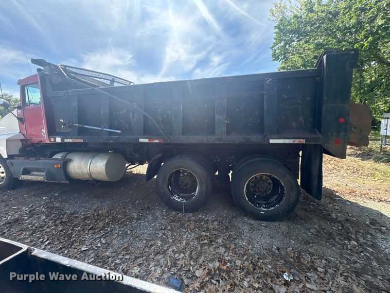 image for item EV2921 1994 Kenworth T600 dump truck