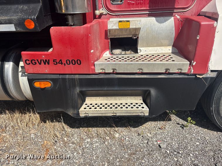 image for item EV2921 1994 Kenworth T600 dump truck