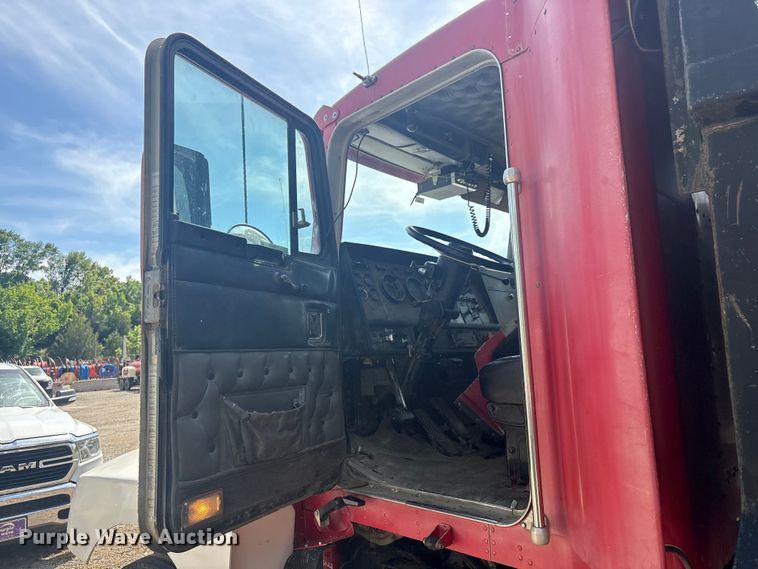 image for item EV2921 1994 Kenworth T600 dump truck