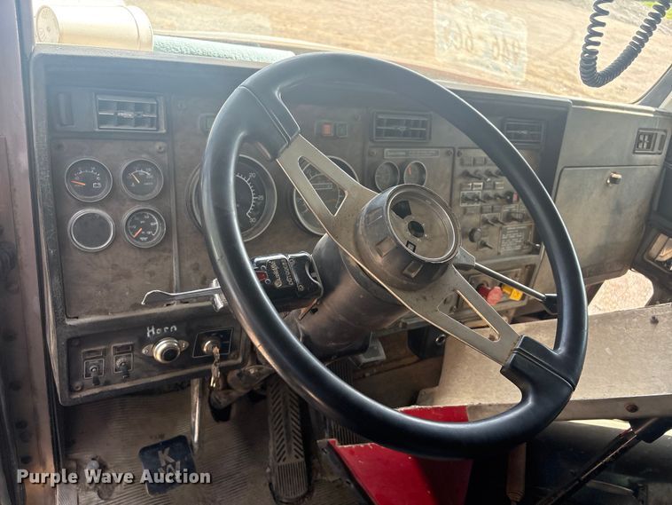 image for item EV2921 1994 Kenworth T600 dump truck