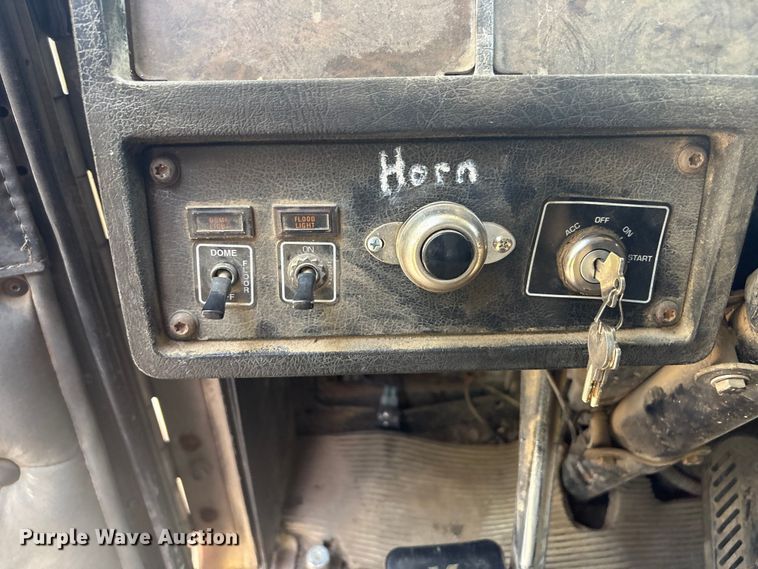 image for item EV2921 1994 Kenworth T600 dump truck