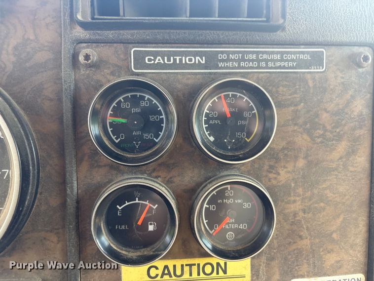 image for item EV2921 1994 Kenworth T600 dump truck