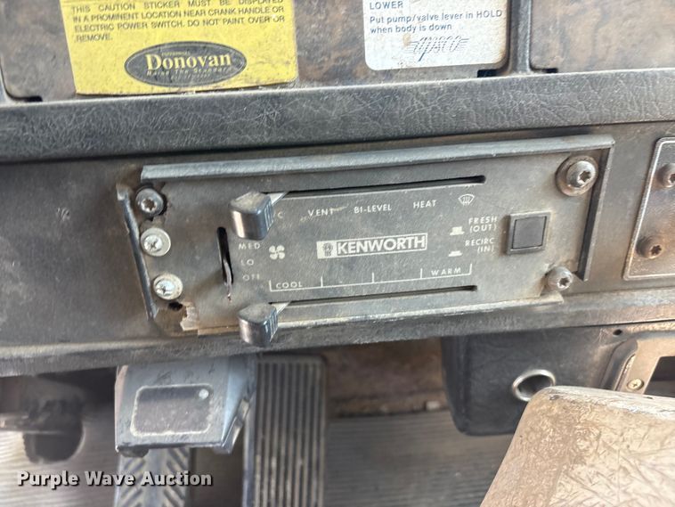 image for item EV2921 1994 Kenworth T600 dump truck