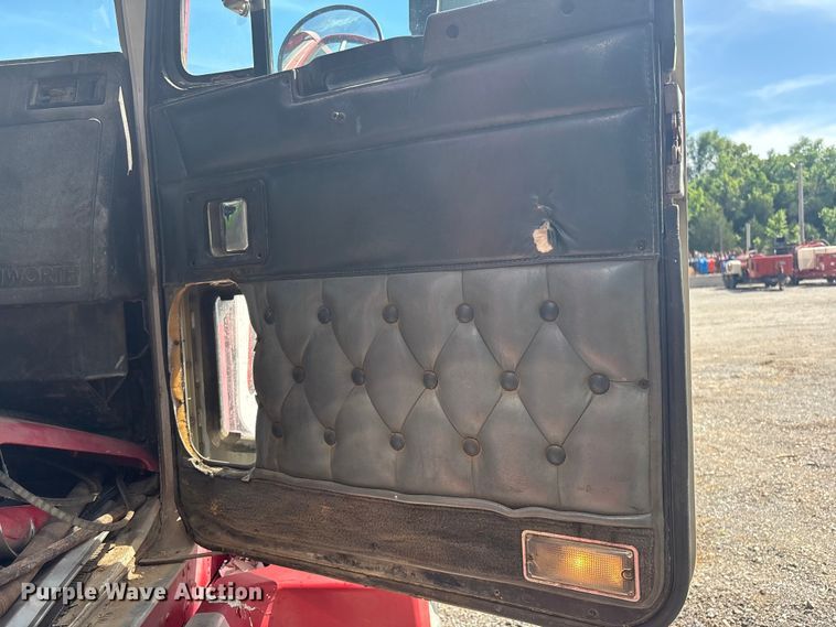 image for item EV2921 1994 Kenworth T600 dump truck