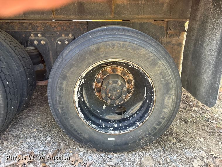 image for item EV2921 1994 Kenworth T600 dump truck