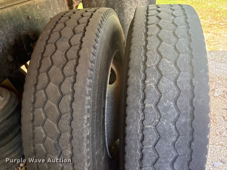 image for item EV2921 1994 Kenworth T600 dump truck